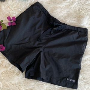 COLUMBIA sportwear shorts